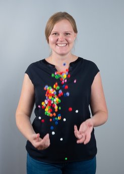As a researcher, you can choose from a great variety of career paths. Laura Tesmer has chosen industry.